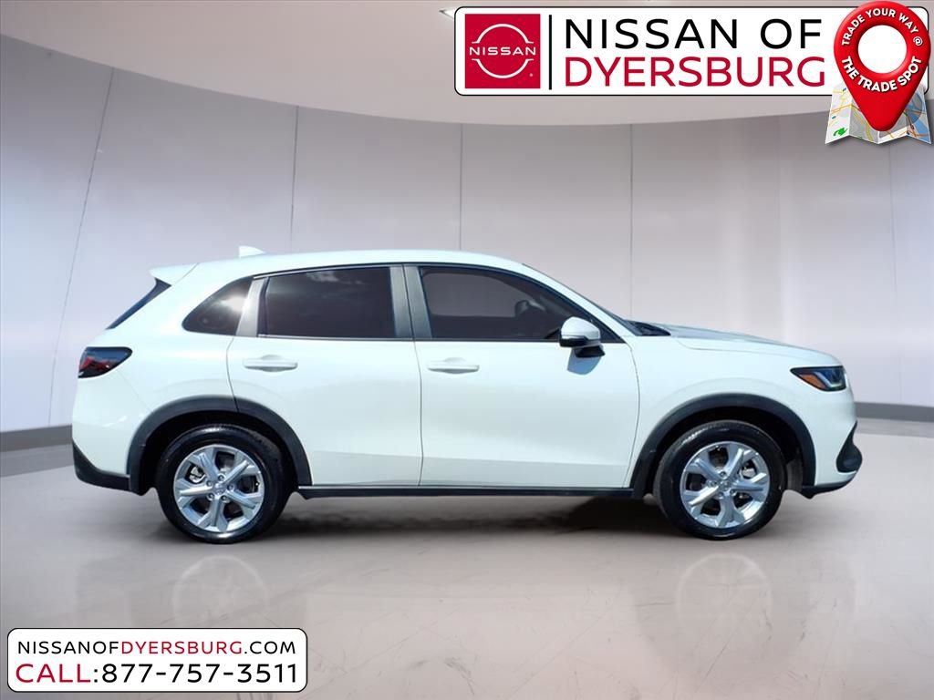 Used 2023 Honda HR-V LX image 2