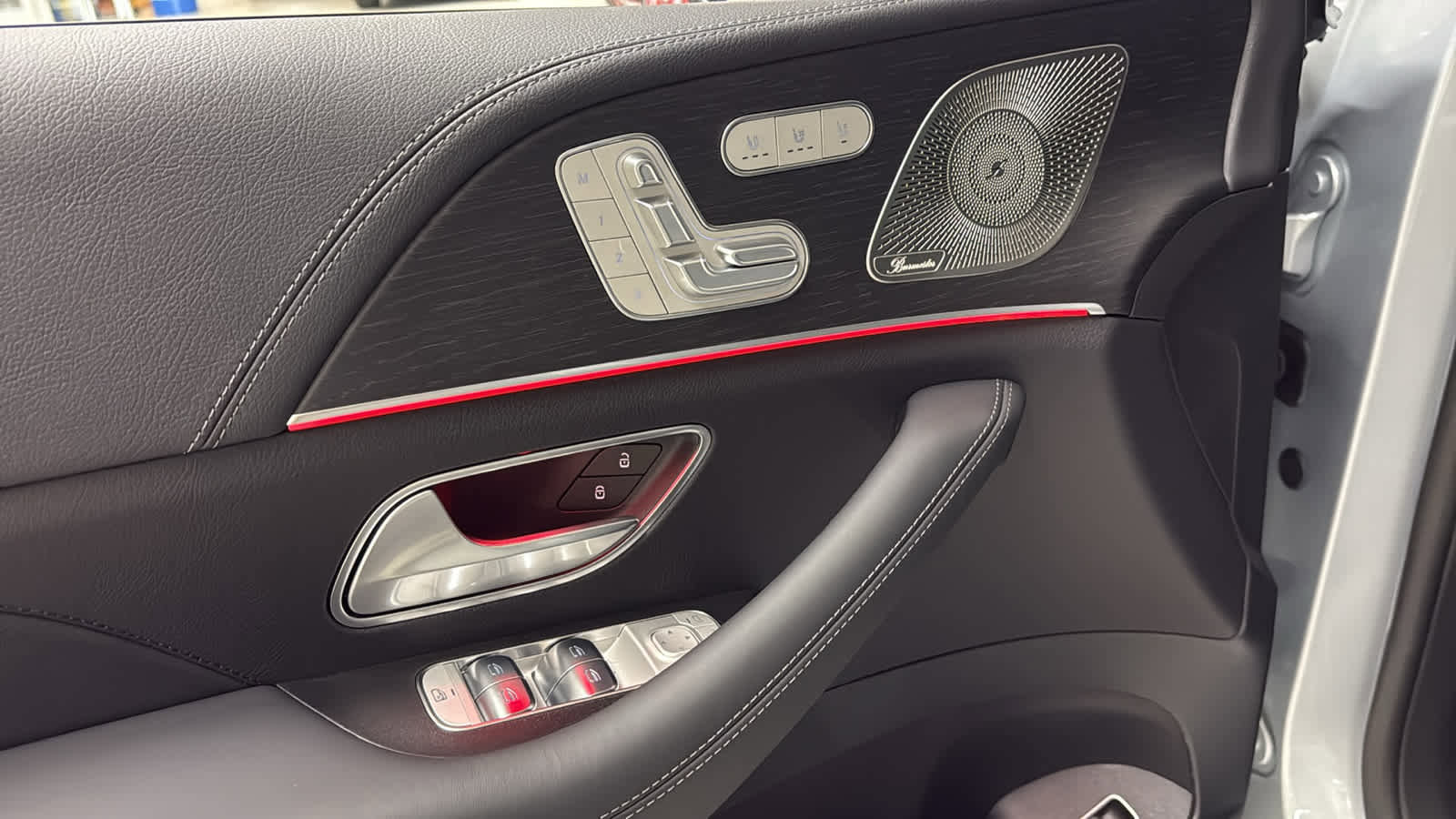 New 2026 Mercedes-Benz GLE 53 AMG 4MATIC image 14