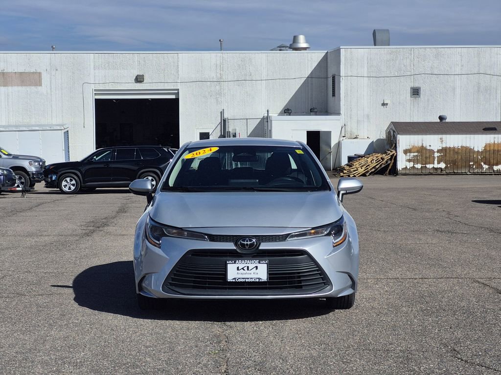 Used 2024 Toyota Corolla LE FWD image 3