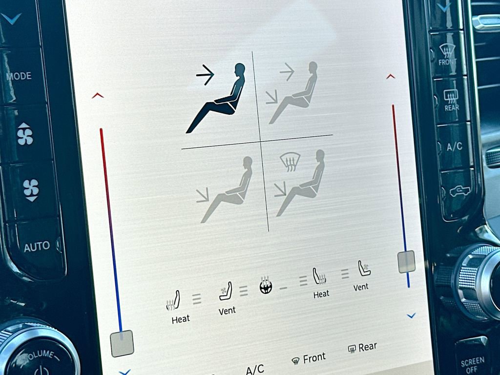 Used 2024 RAM 3500 Laramie w/ Chrome Bumper Package image 21