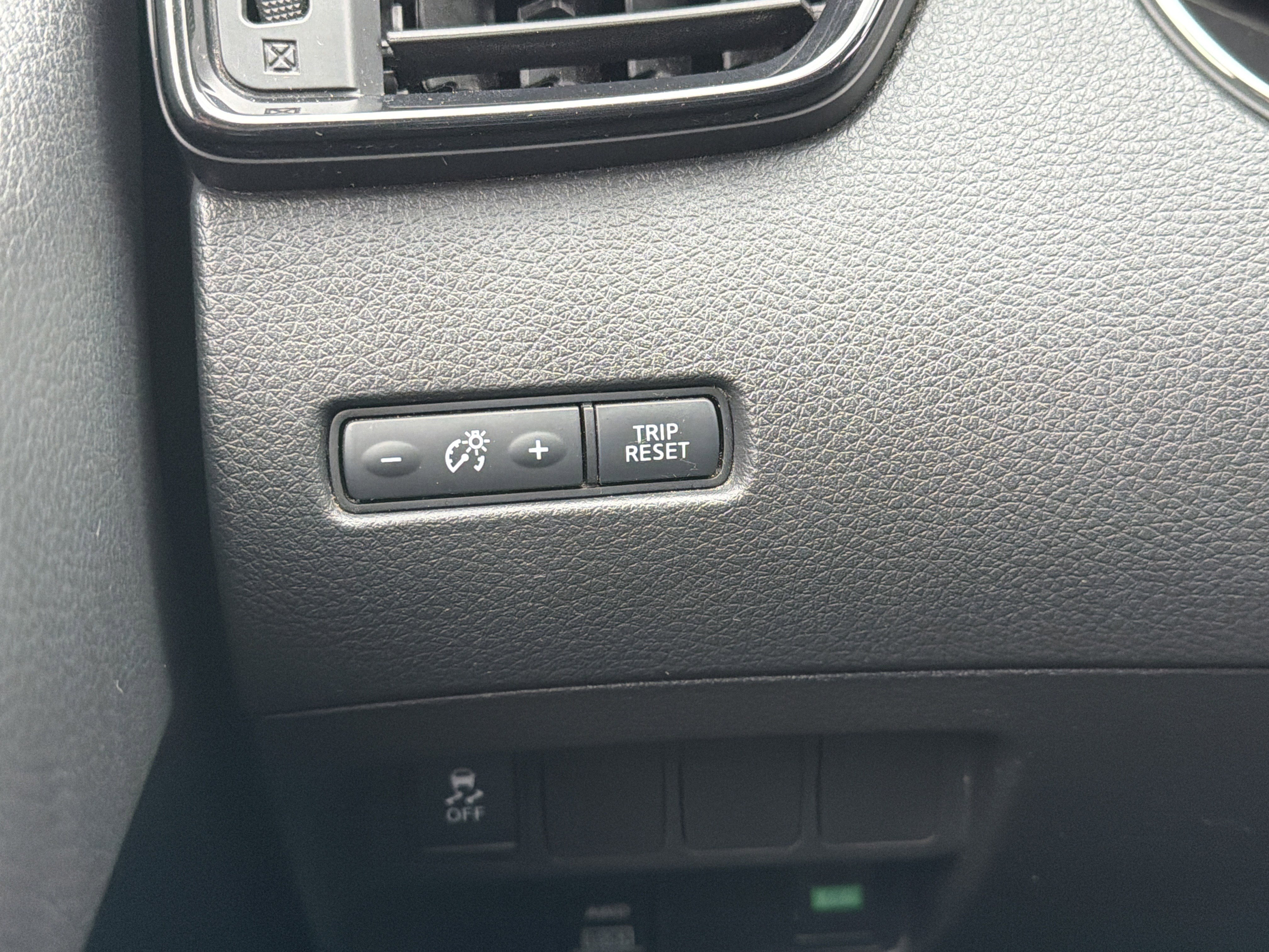 Used 2017 Nissan Rogue Sport S w/ S Appearance Package image 23