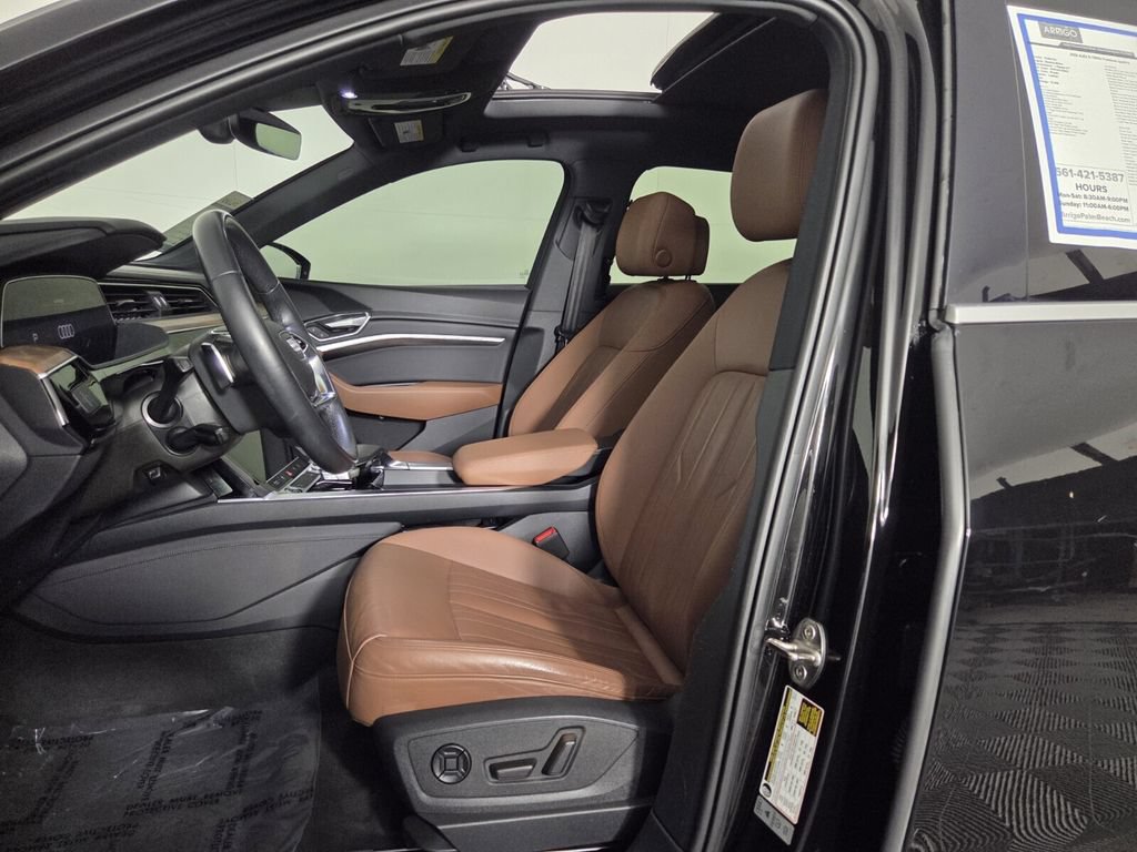 Used 2022 Audi e-tron Premium AWD/4WD image 9