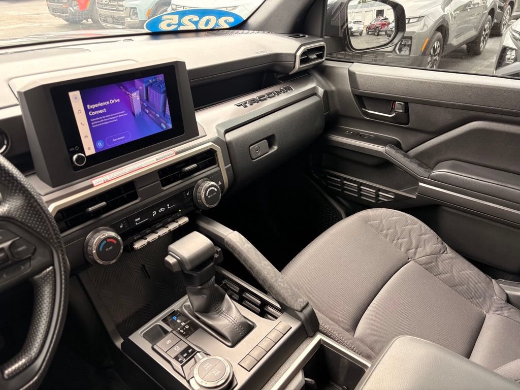 Used 2025 Toyota Tacoma SR5 AWD/4WD image 21
