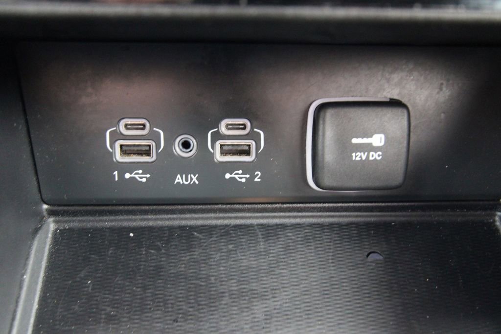 Used 2024 Jeep Grand Cherokee Altitude image 24