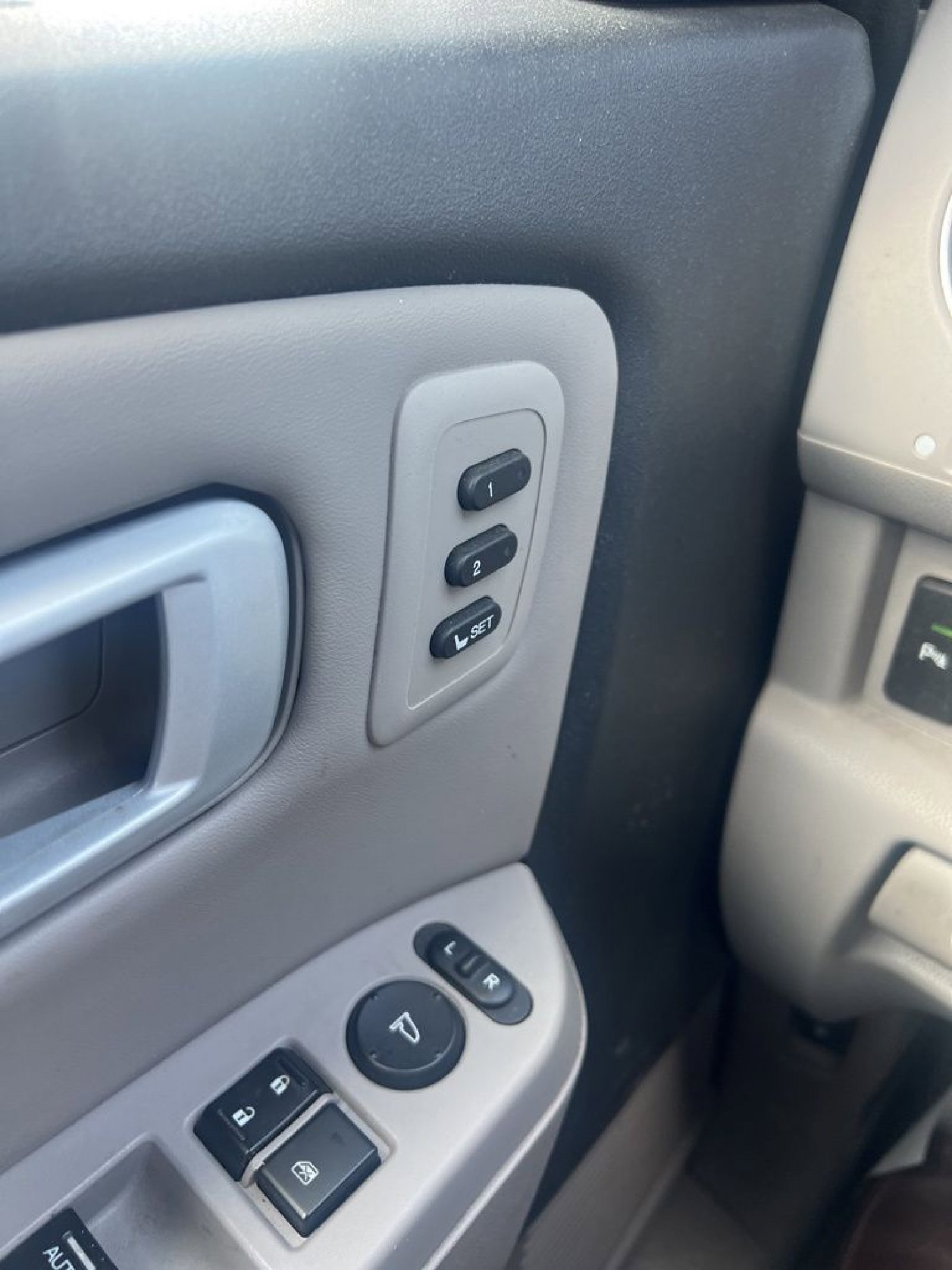 Used 2015 Honda Pilot Touring image 10
