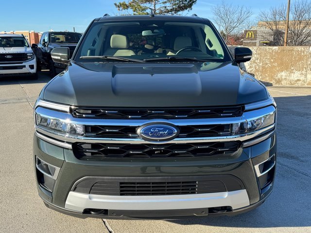 Used 2022 Ford Expedition Max Limited image 2