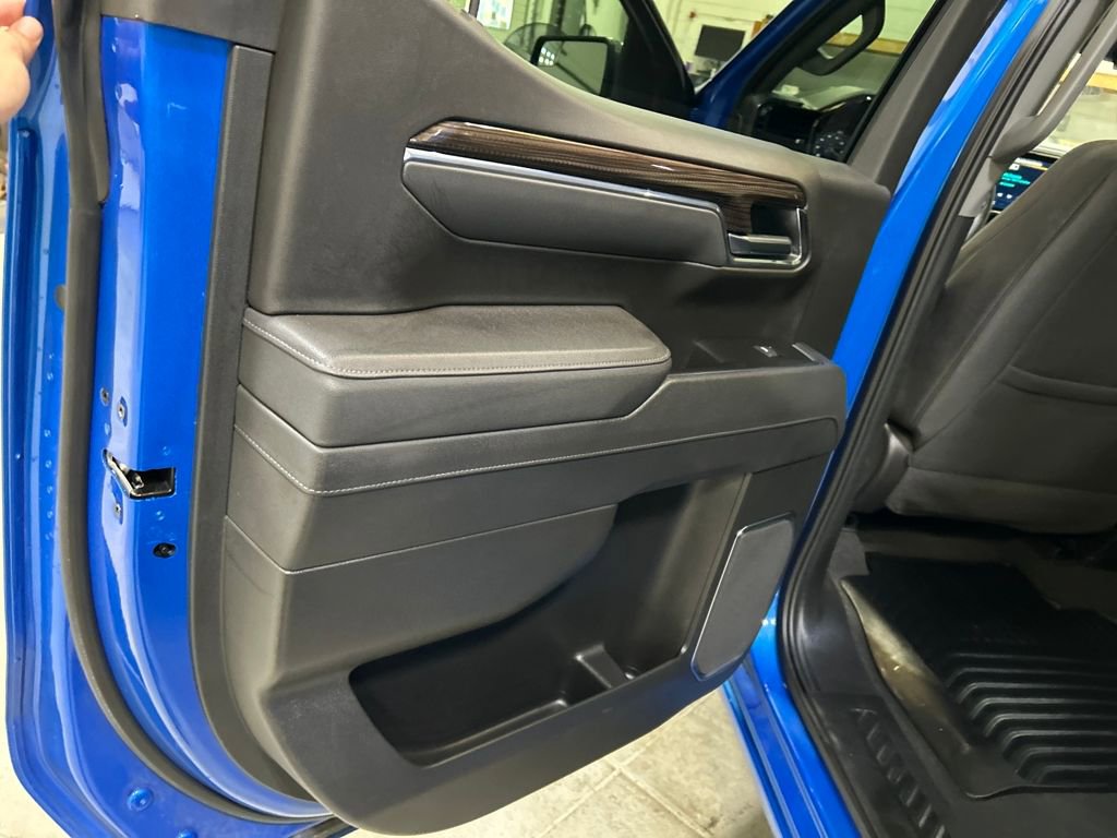 Used 2025 Chevrolet Silverado 1500 LT image 23