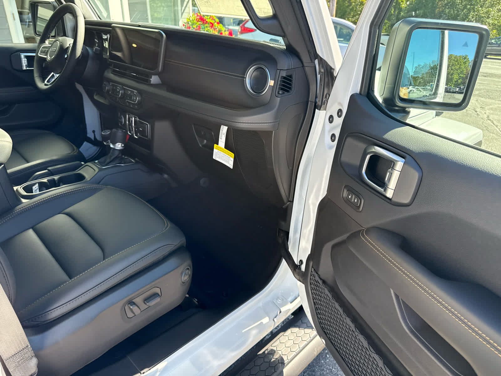 New 2027 Jeep Wrangler Unlimited Sahara AWD/4WD image 14