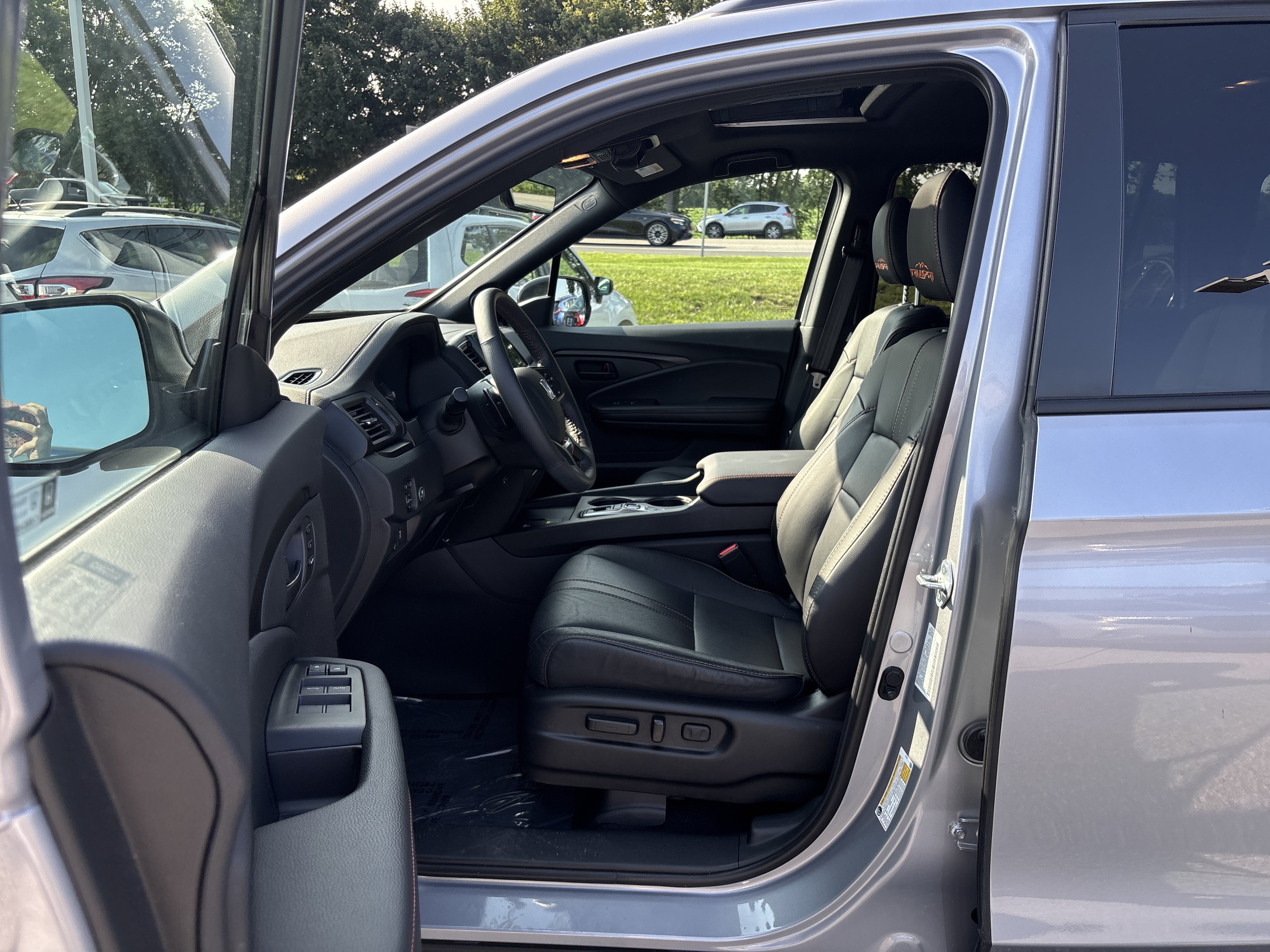 Used 2025 Honda Passport TrailSport image 27