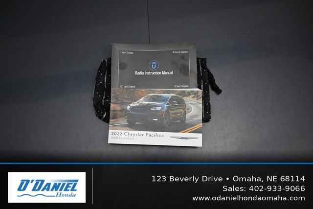 Used 2022 Chrysler Pacifica Touring-L FWD image 47