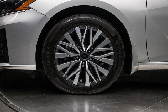 Used 2025 Nissan Altima 2.5 S image 8