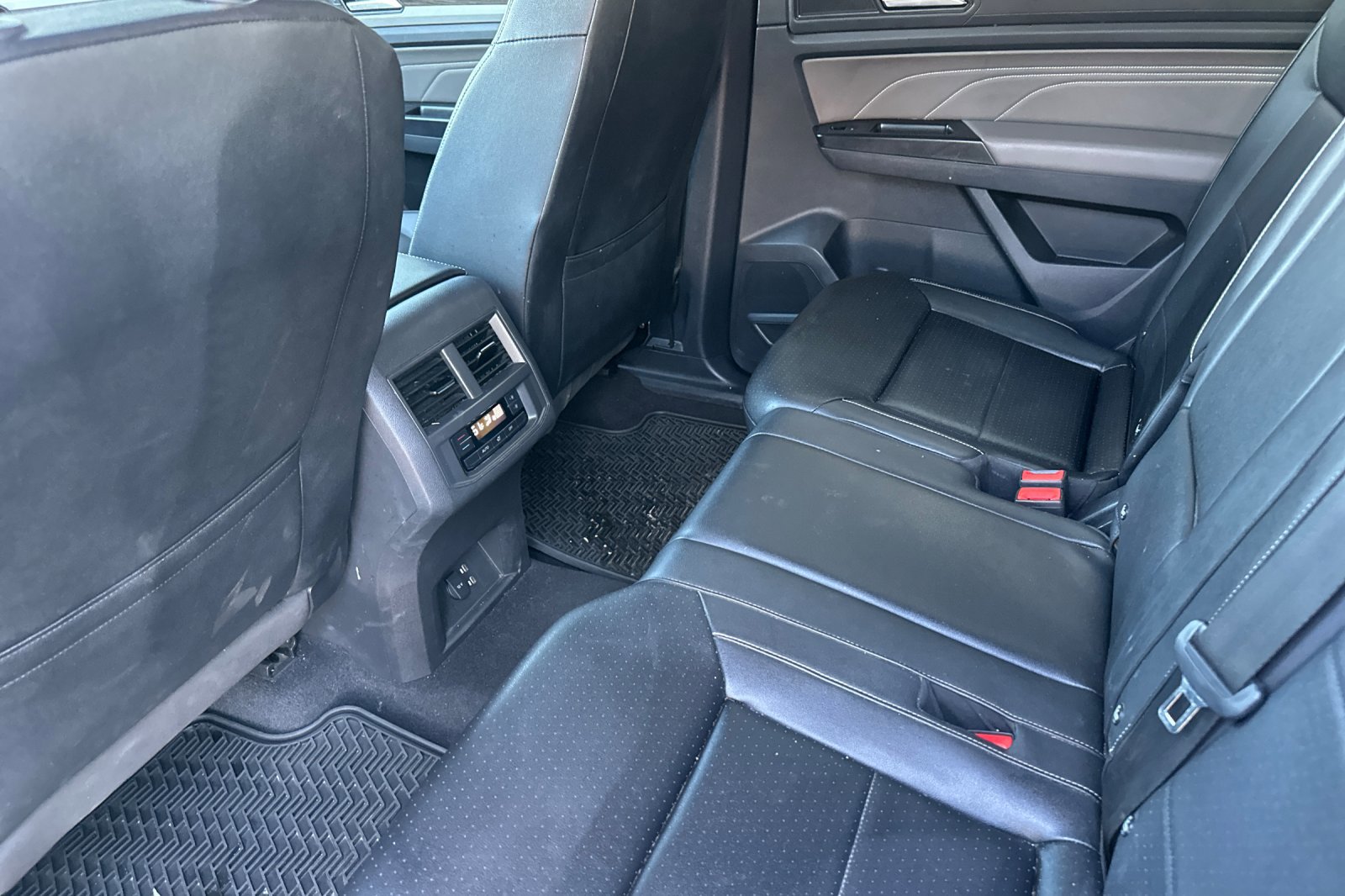 Certified 2021 Volkswagen Atlas SE image 12