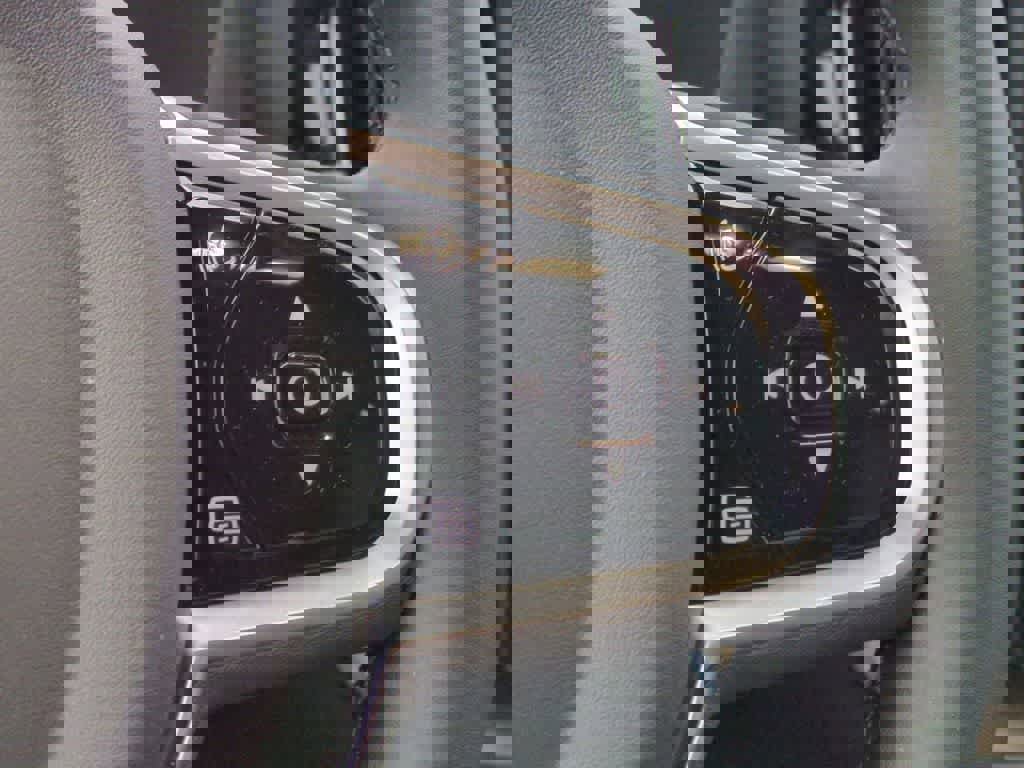 New 2026 Volvo XC60 B5 Plus w/ Protection Package Premier image 25