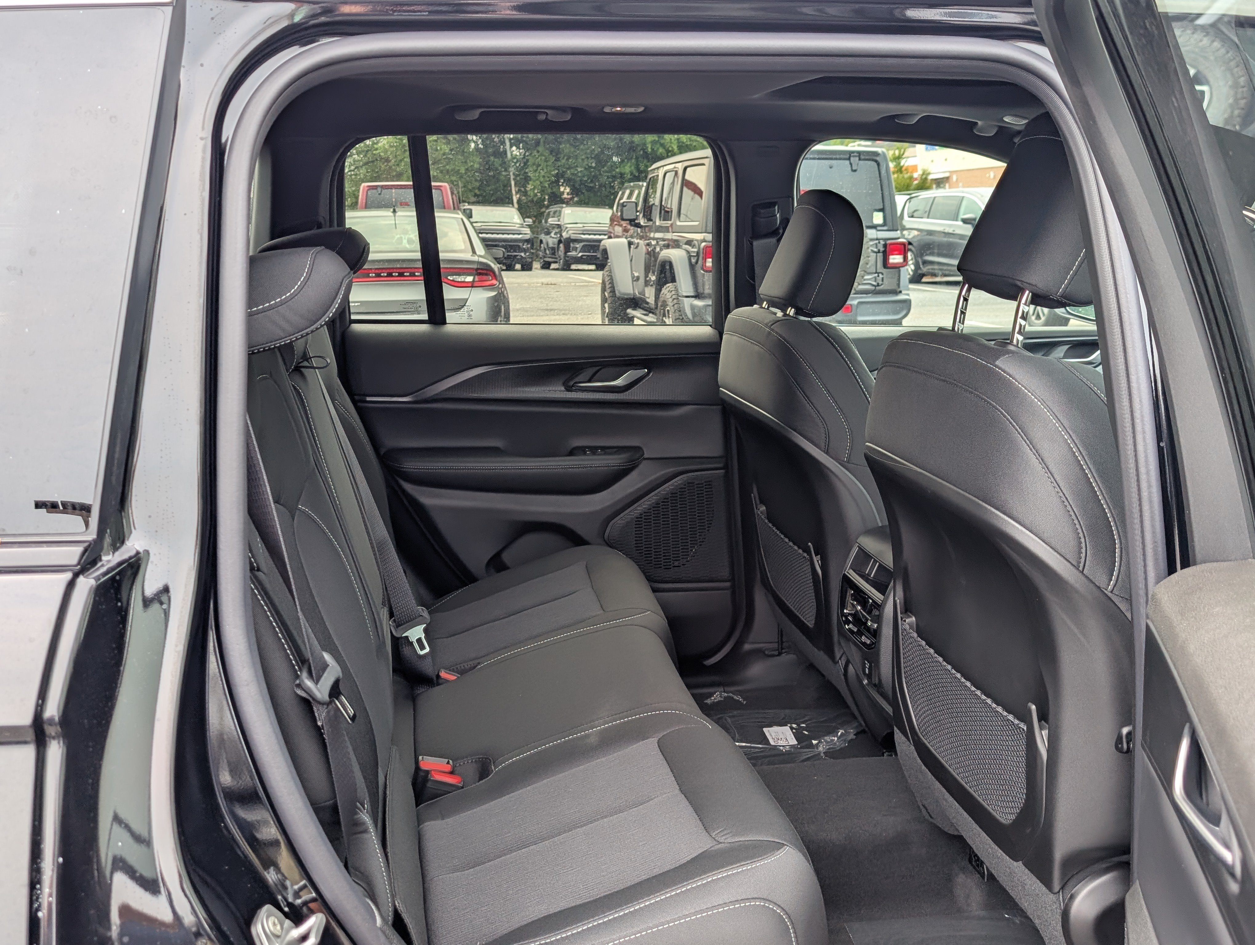 New 2026 Jeep Grand Cherokee Laredo X AWD/4WD image 11