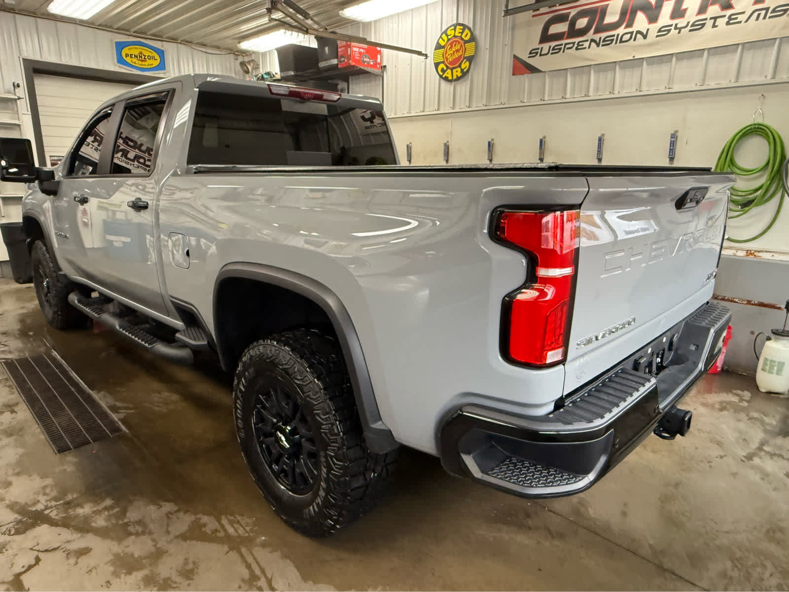 Used 2025 Chevrolet Silverado 2500 ZR2 w/ Technology Package image 7