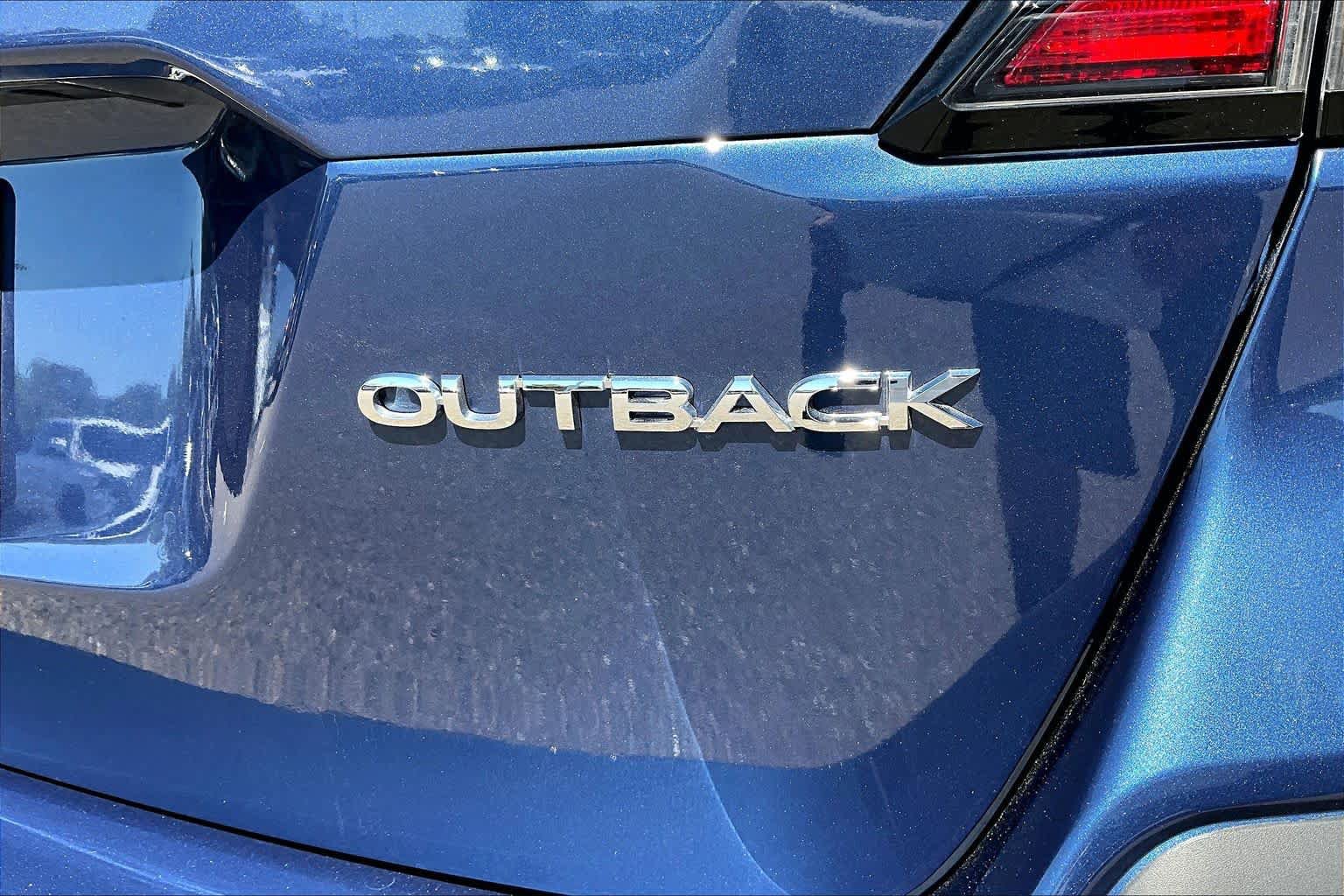 Used 2022 Subaru Outback Limited AWD/4WD image 9