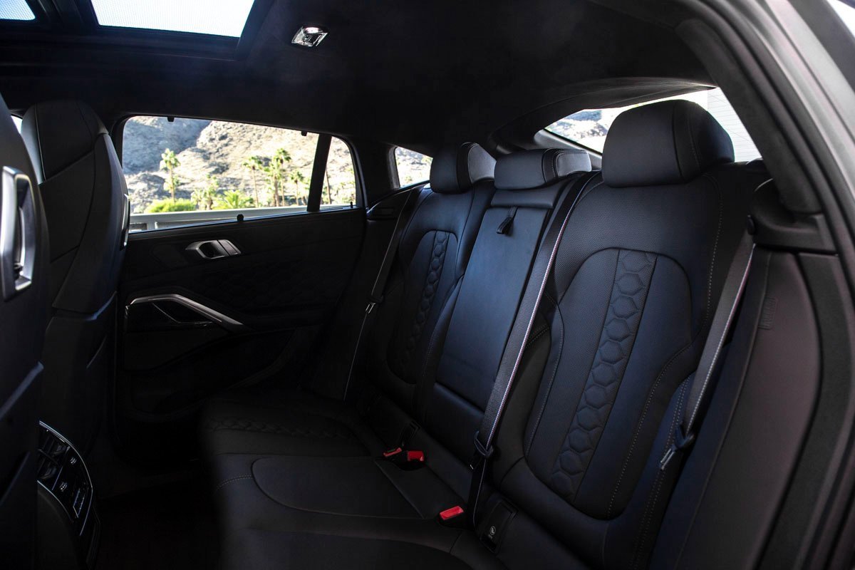 Certified 2025 BMW X6 M Competition w/ Executive Package image 28