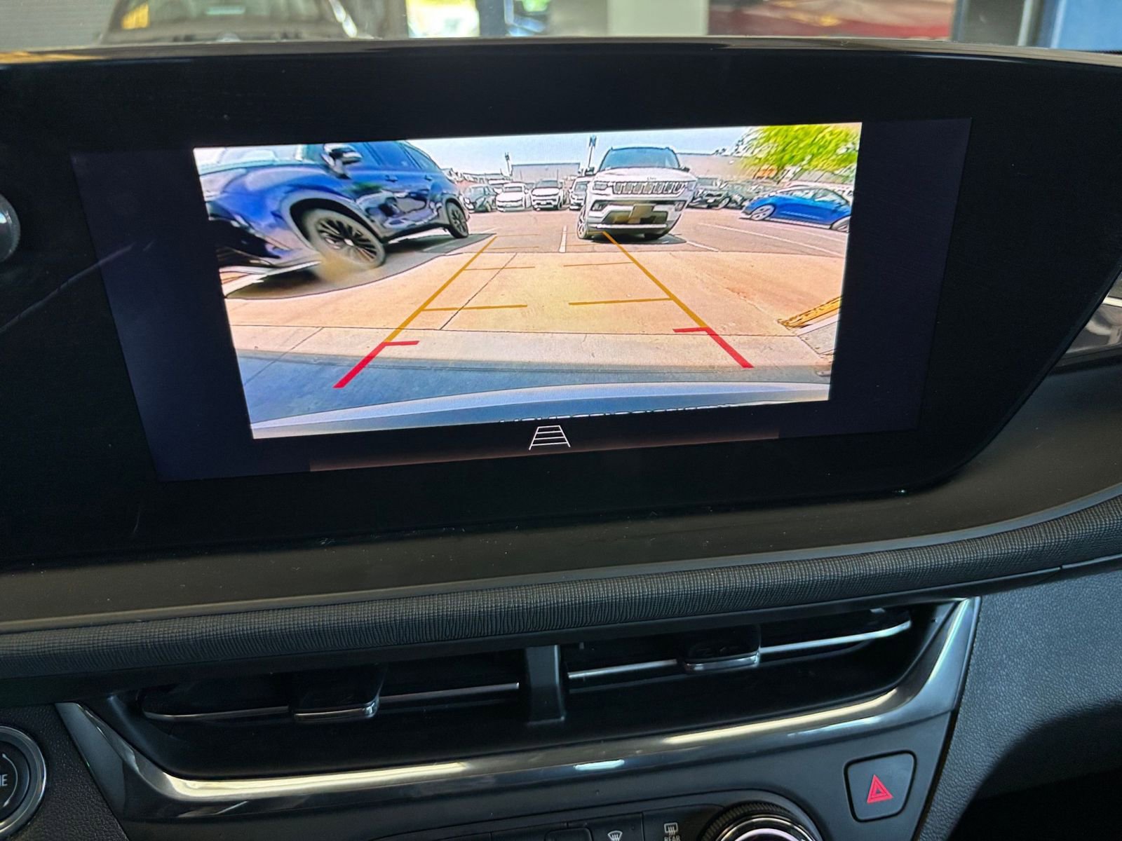 Used 2025 Buick Envista Preferred image 22