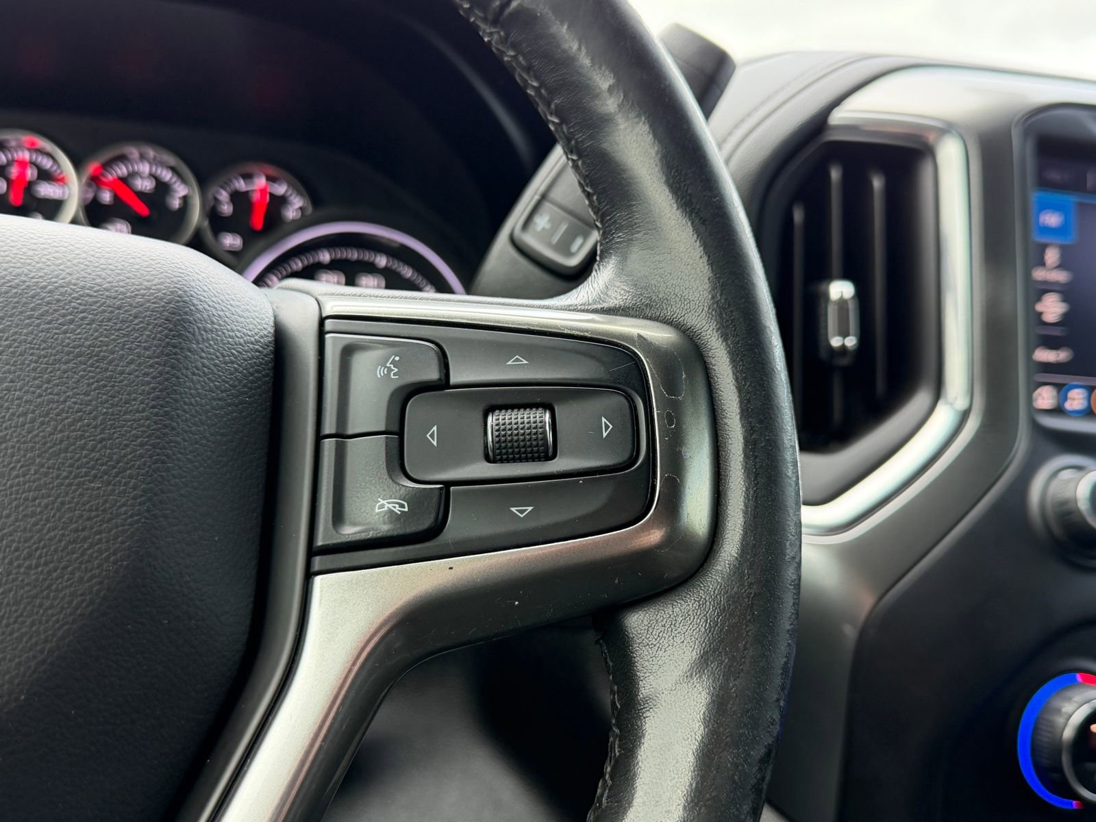 Used 2020 Chevrolet Silverado 1500 LT w/ All-Star Edition image 20