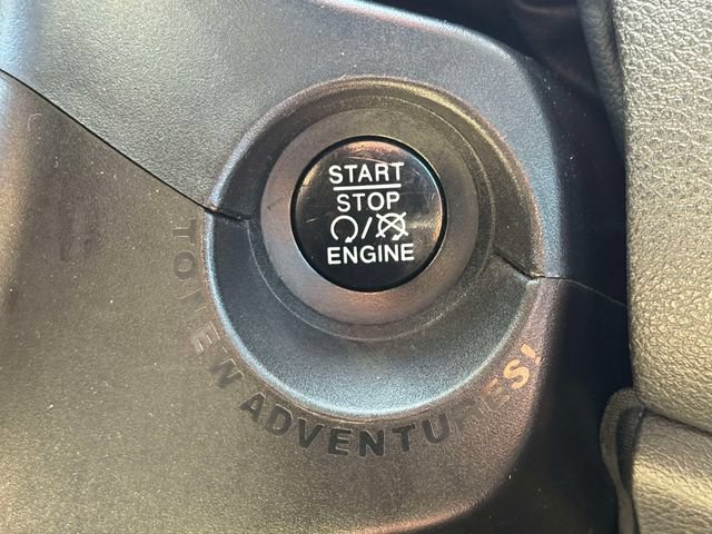 Used 2017 Jeep Renegade Trailhawk AWD/4WD image 30