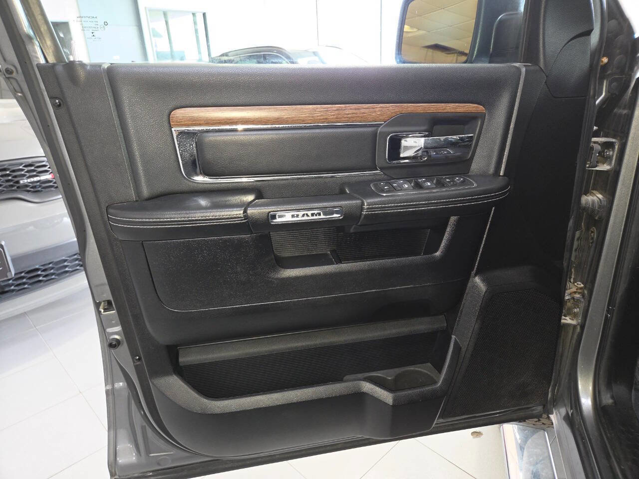Used 2013 RAM 1500 Laramie w/ Convenience Group AWD/4WD image 15