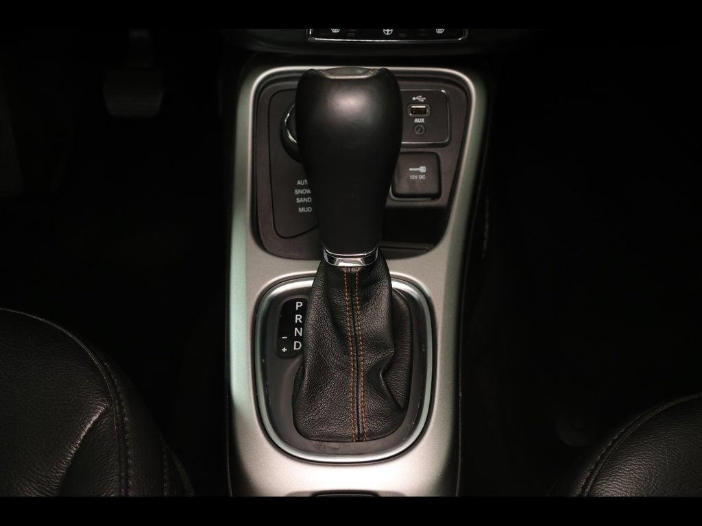 Used 2018 Jeep Compass Latitude w/ Cold Weather Group AWD/4WD image 23