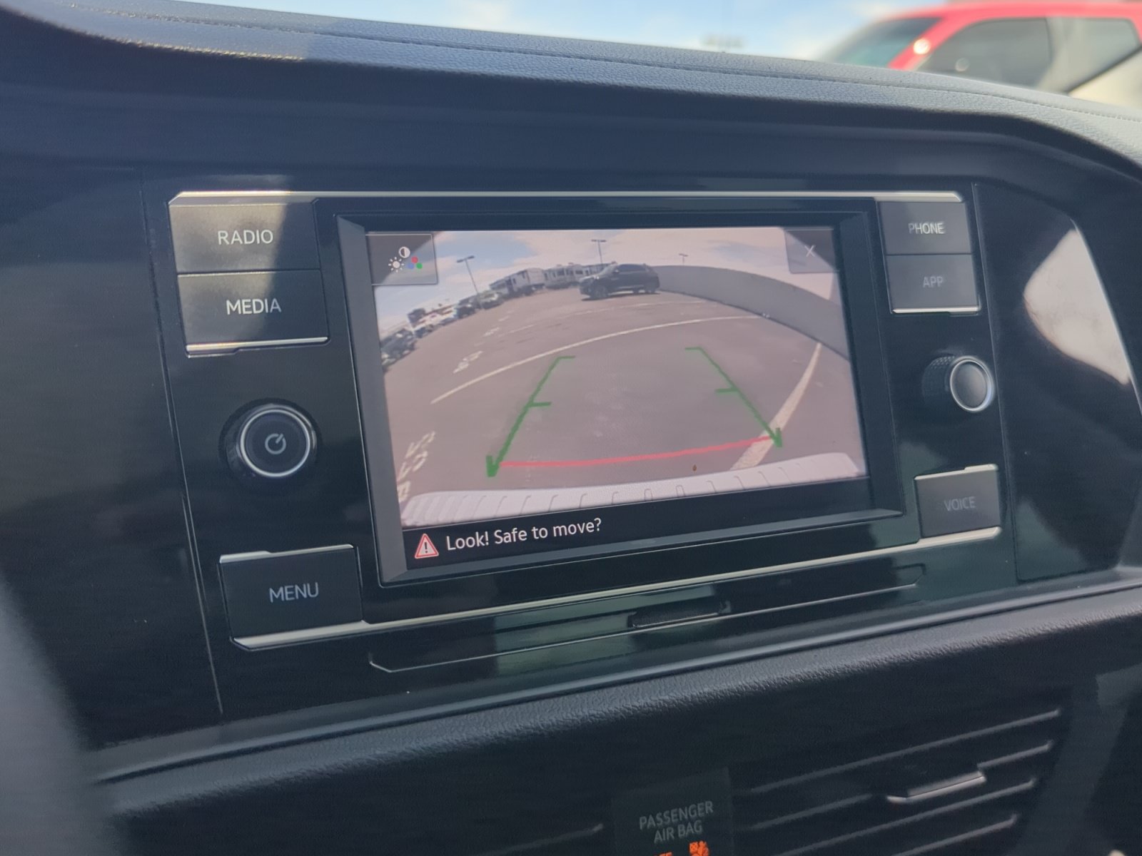 Certified 2023 Volkswagen Jetta SE w/ Panoramic Sunroof Package FWD image 28