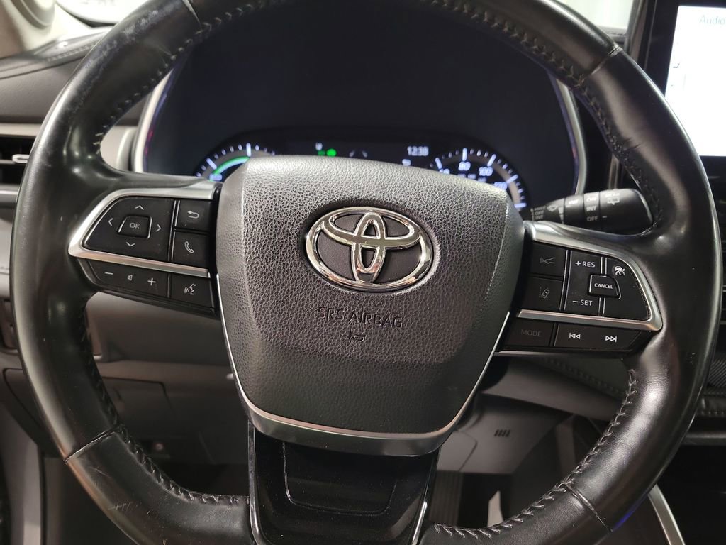 Used 2021 Toyota Highlander Limited AWD/4WD image 19