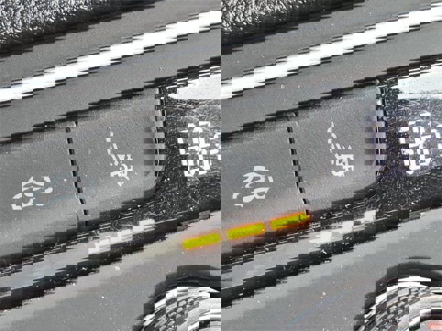 Used 2020 Volkswagen Atlas Cross Sport SE w/ Panoramic Sunroof Package image 8