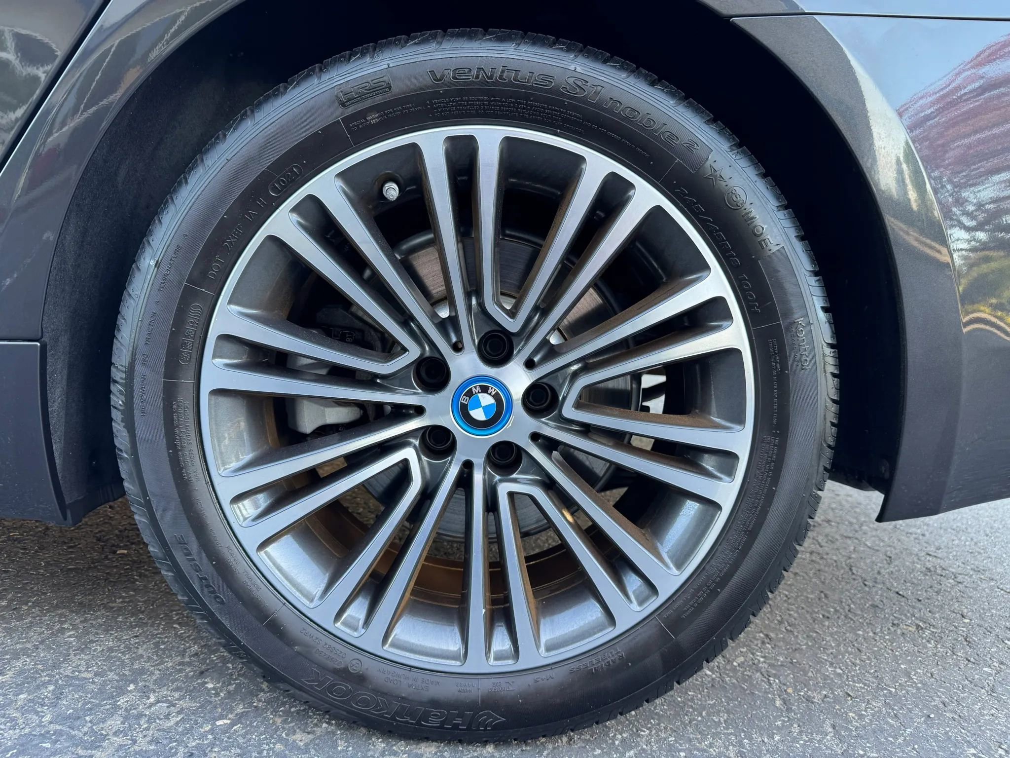 Used 2019 BMW 530e xDrive AWD/4WD image 18