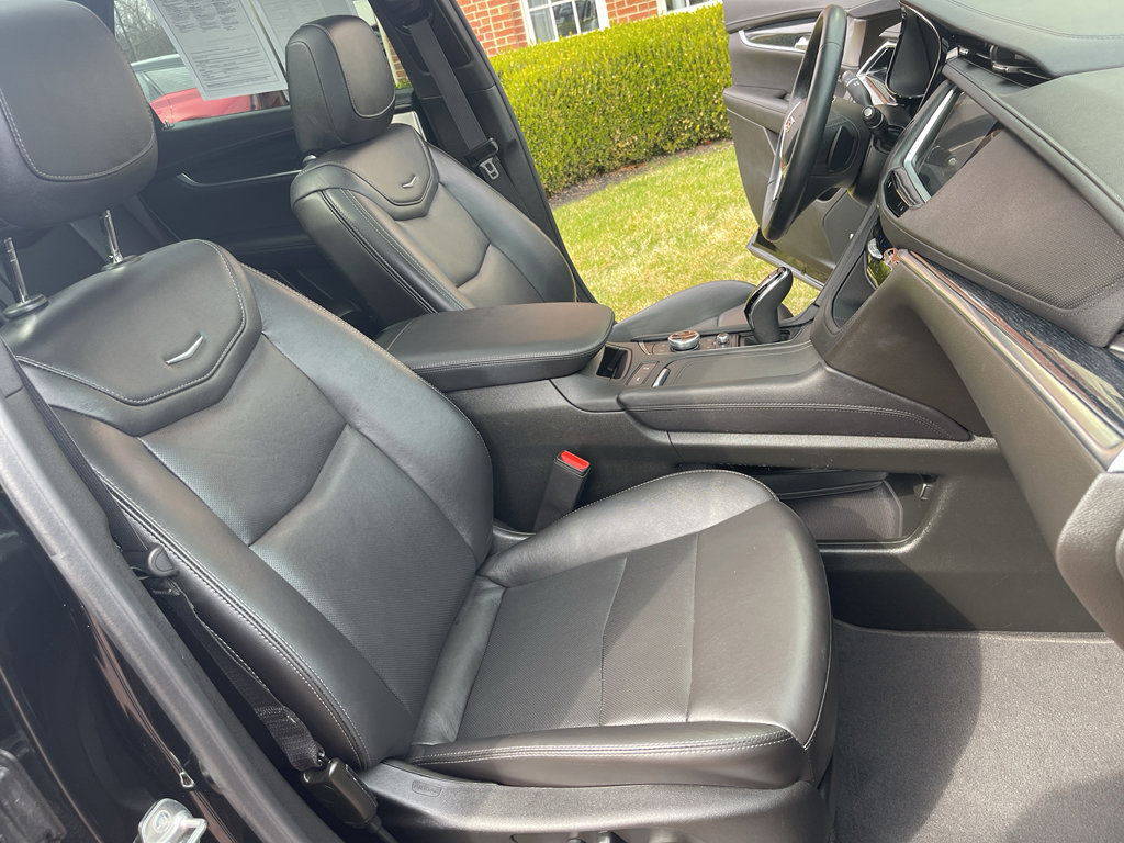 Used 2025 Cadillac XT5 Premium Luxury AWD/4WD image 33