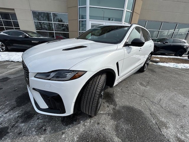 New 2025 Jaguar F-PACE SVR image 2