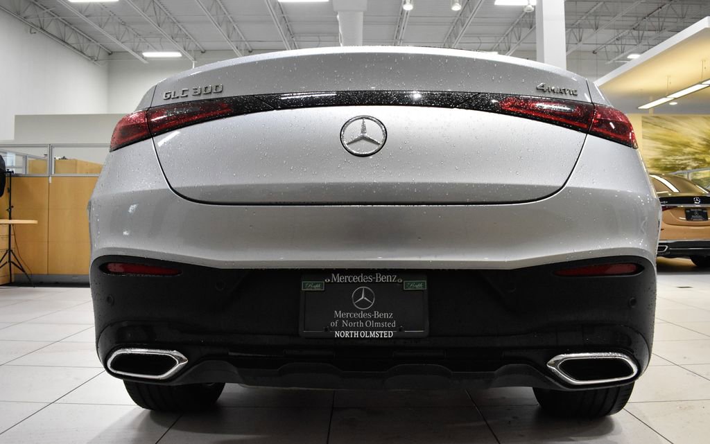 Used 2024 Mercedes-Benz GLC 300 4MATIC image 4