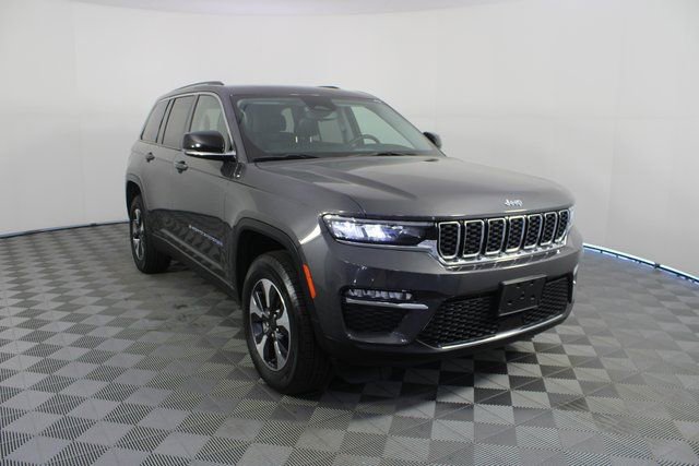 Used 2023 Jeep Grand Cherokee 4WD 4xe image 29