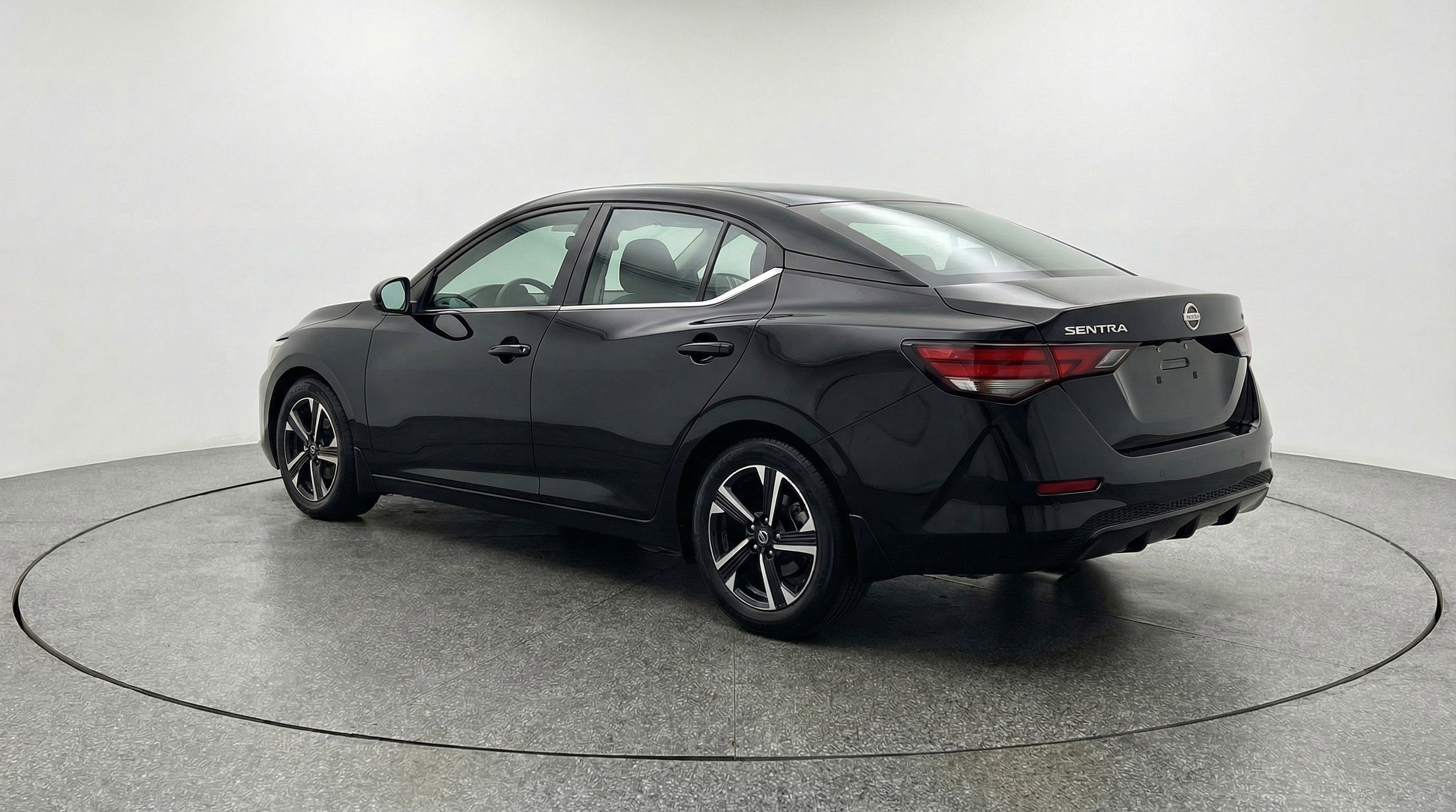 Used 2025 Nissan Sentra SV image 6