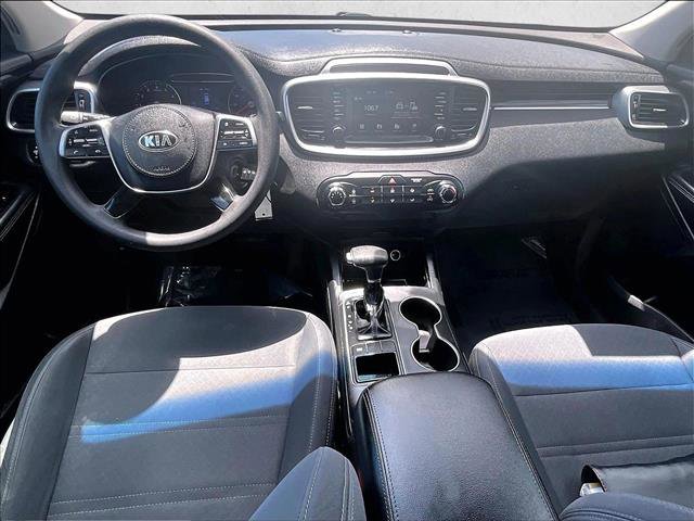 Used 2019 Kia Sorento LX image 16