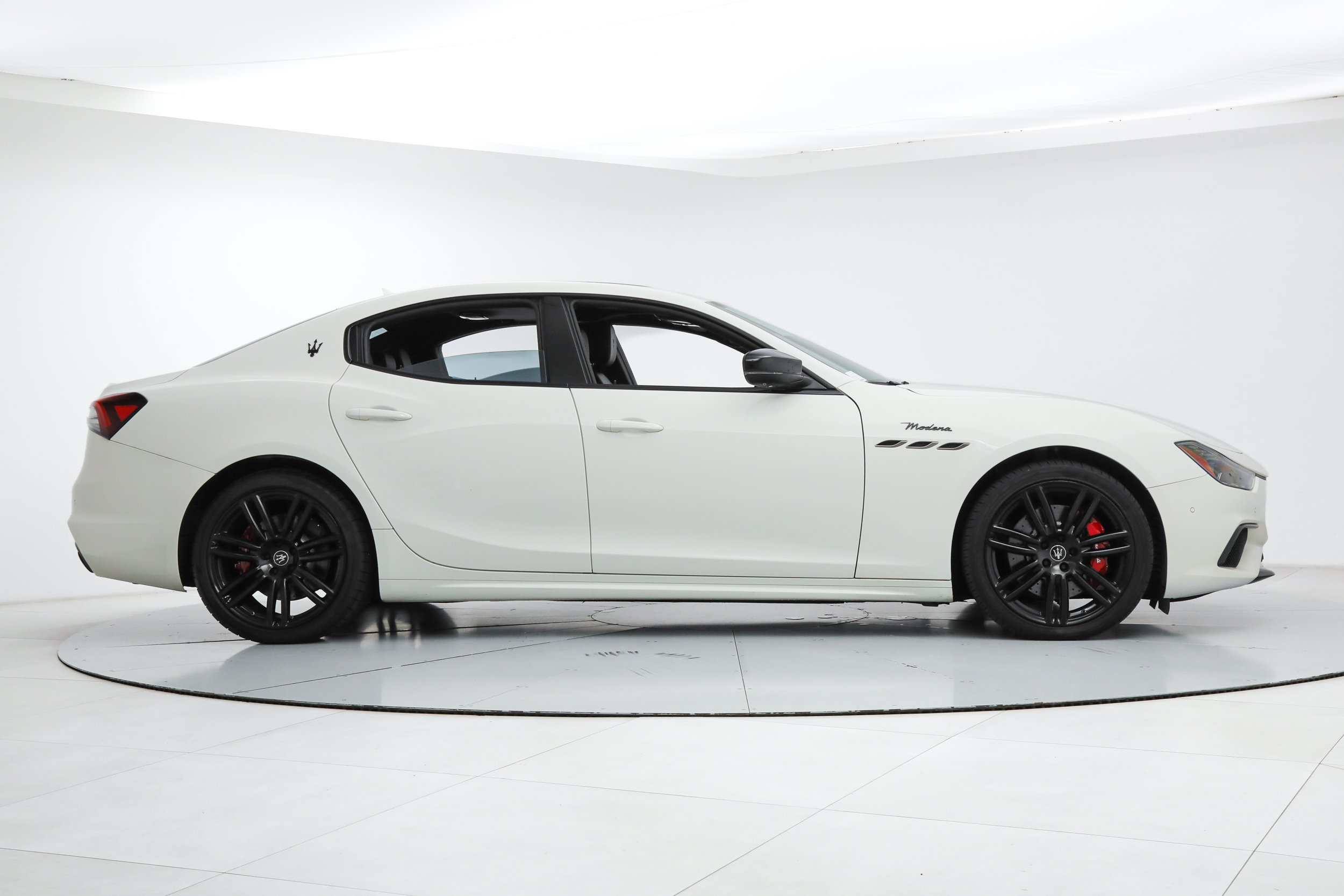 Certified 2023 Maserati Ghibli Modena RWD image 6
