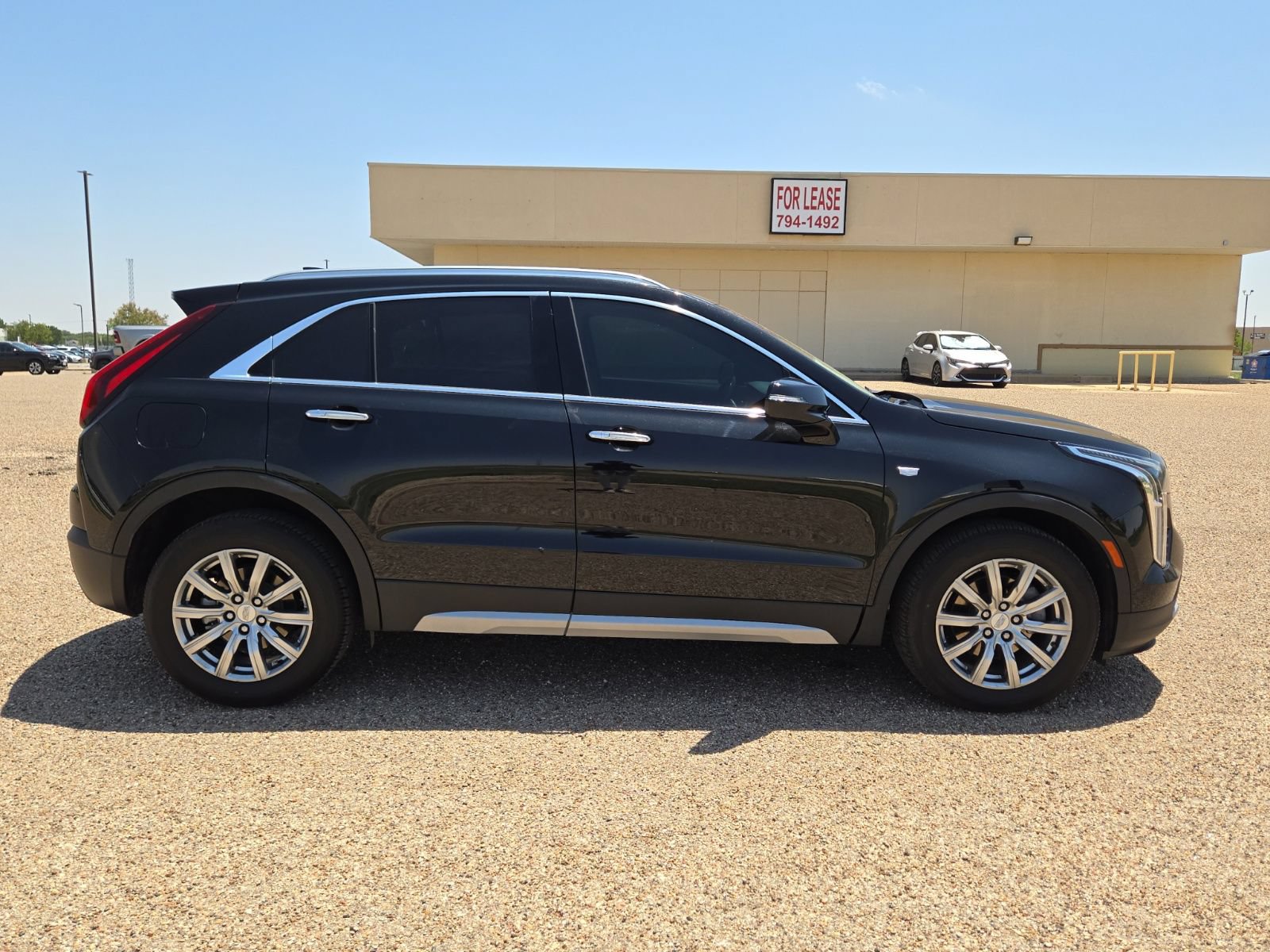 Used 2023 Cadillac XT4 Premium Luxury FWD image 6