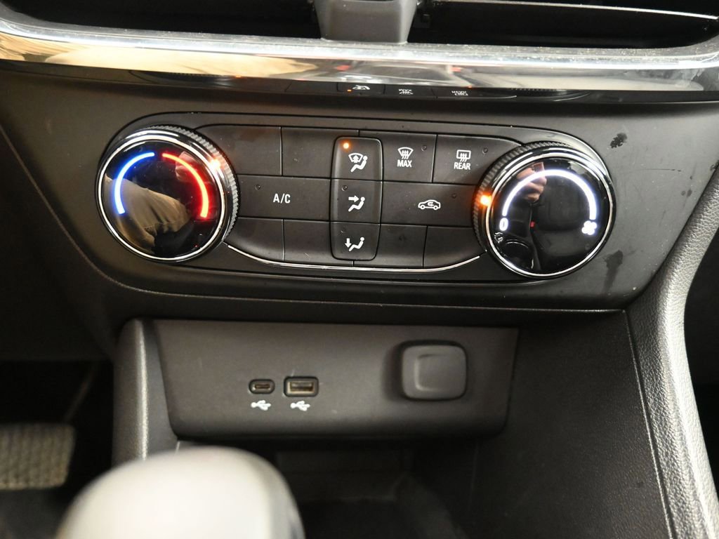 Used 2025 Buick Encore GX Preferred image 13