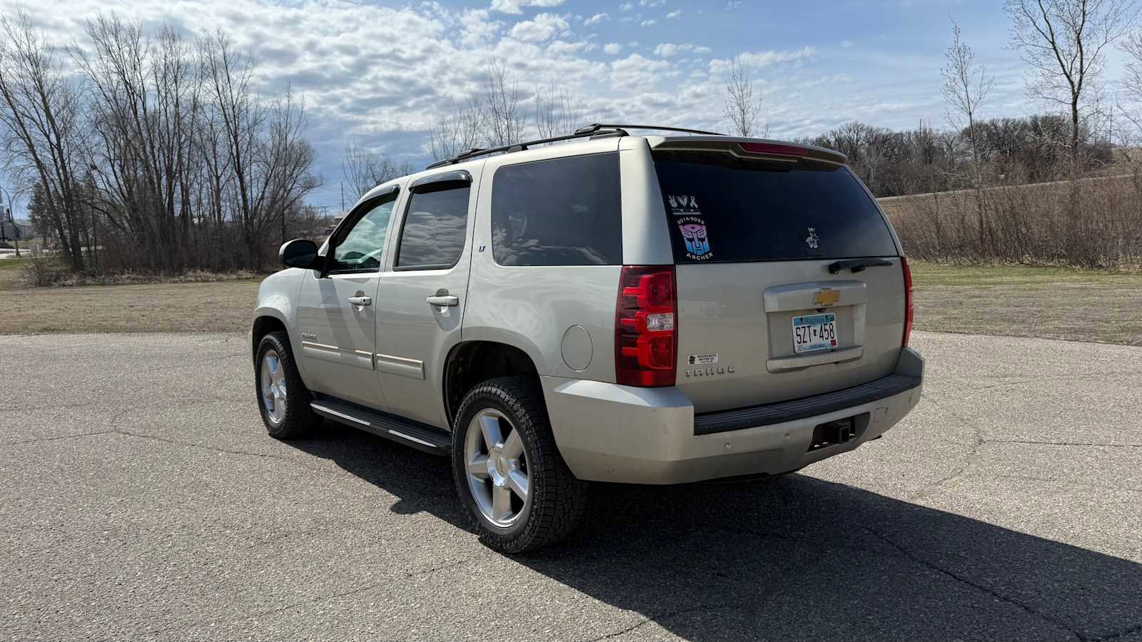 Used 2014 Chevrolet Tahoe LT w/ Luxury Package AWD/4WD image 4