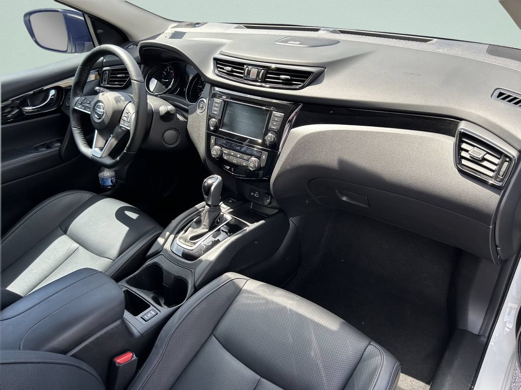 Used 2021 Nissan Rogue Sport SL w/ Premium Package FWD image 16