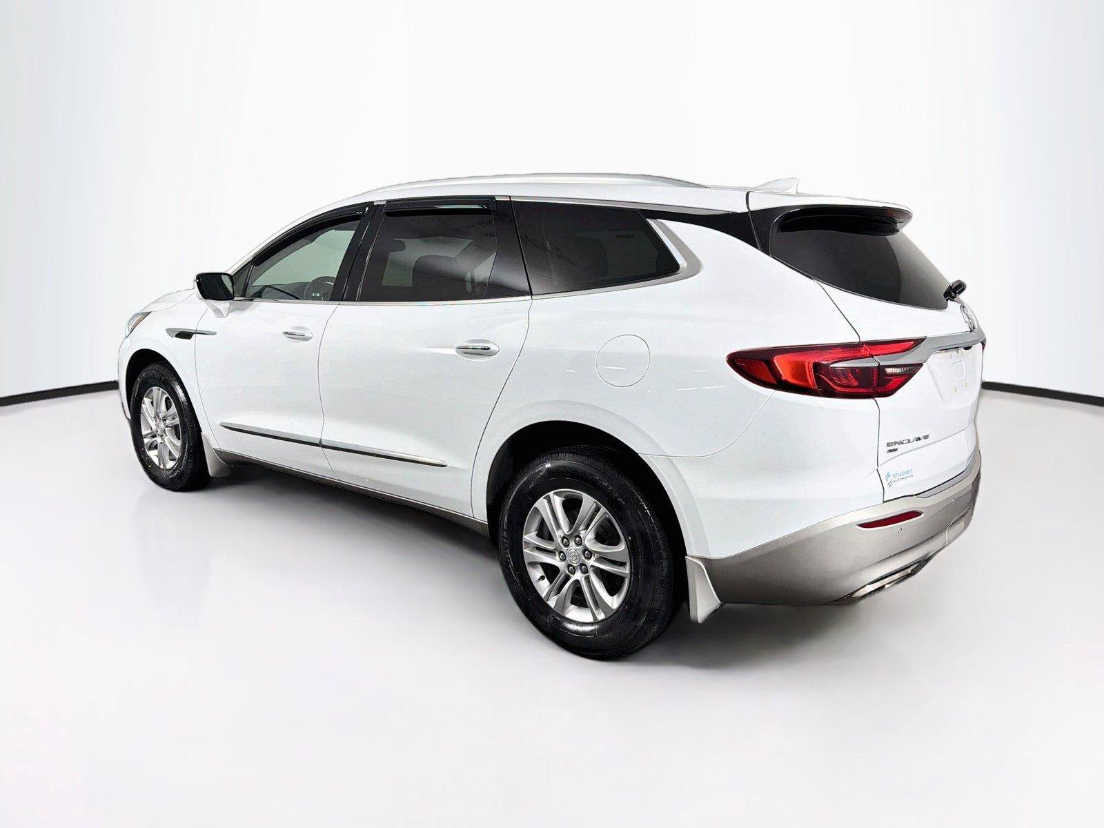 Used 2021 Buick Enclave Essence w/ Sound and Sites Package AWD/4WD image 9