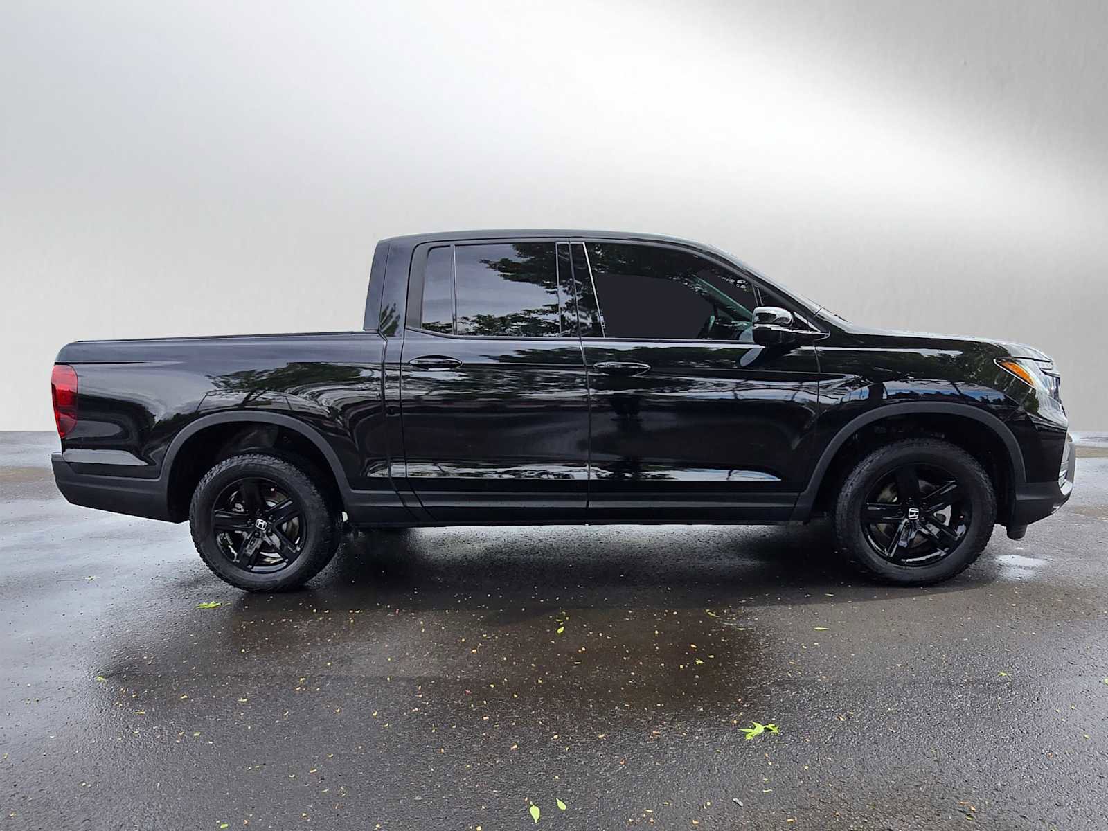 Used 2023 Honda Ridgeline Black Edition image 2