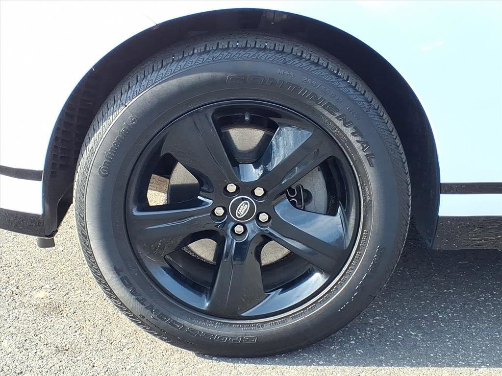 Certified 2023 Land Rover Range Rover Velar R-Dynamic S image 9