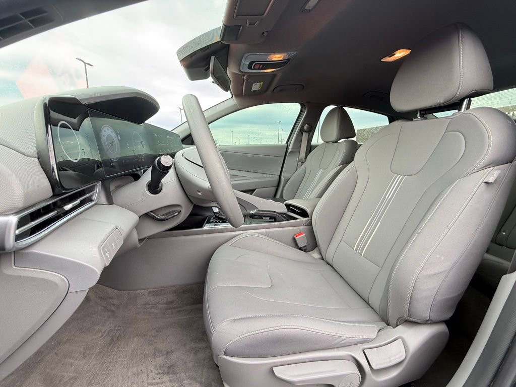 Used 2024 Hyundai Elantra SEL FWD image 21