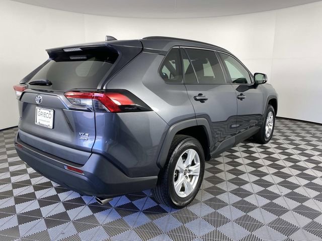 Used 2021 Toyota RAV4 XLE w/ Convenience Package image 9