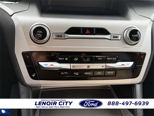 Used 2022 Ford Explorer XLT w/ Equipment Group 202A image 27