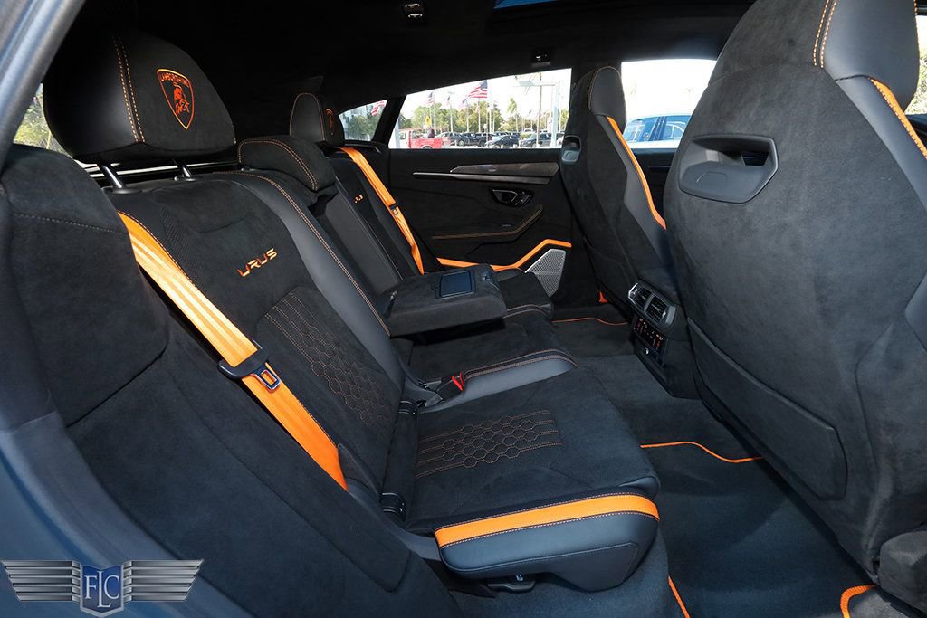Used 2024 Lamborghini Urus Performante AWD/4WD image 20
