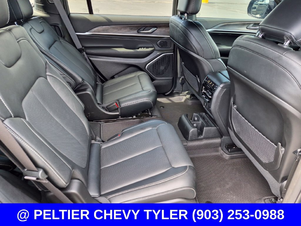 Used 2026 Jeep Grand Cherokee L Limited AWD/4WD image 16