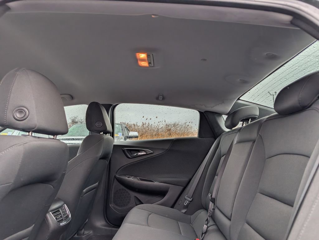 Used 2017 Chevrolet Malibu LT image 15